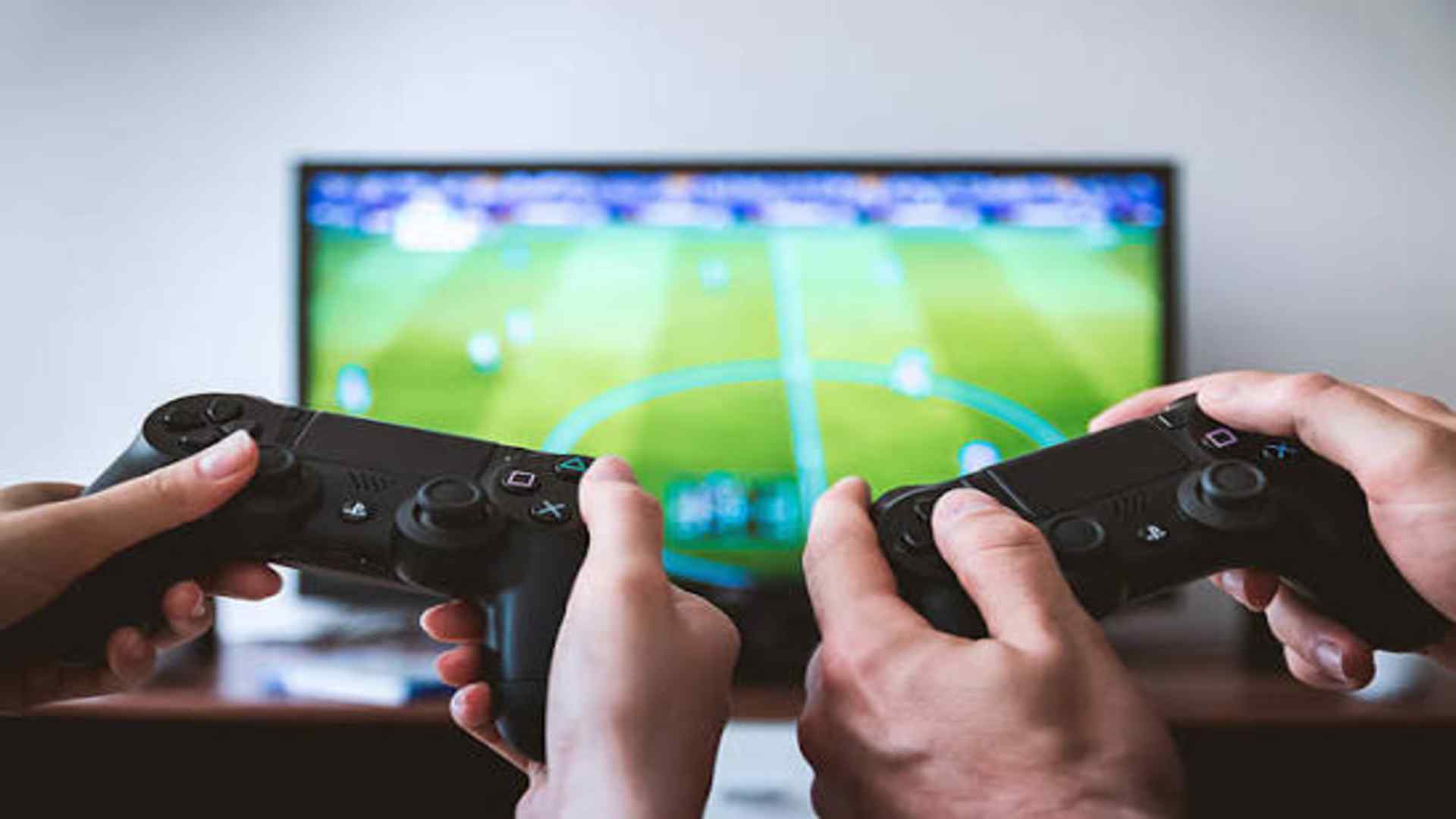 Multiplayer Games with Instant Action